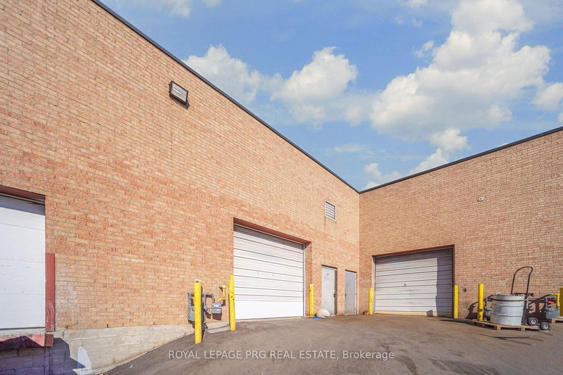 23 - 20 Wilkinson Rd, Brampton, L6T 4M3 | Image 3