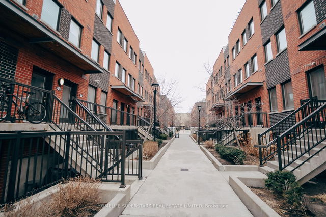 29 - 871 WILSON Avenue