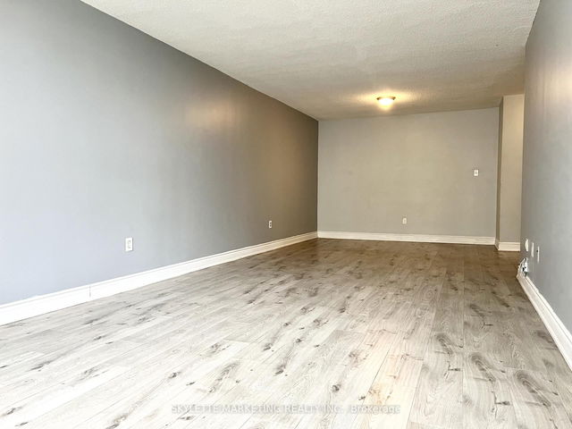 816 - 320 Dixon Road