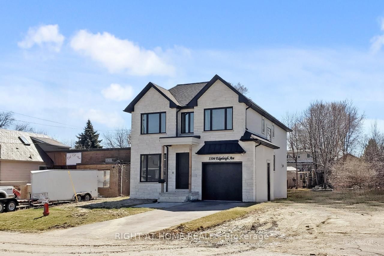 Detached House for sale at 1104 Edgeleigh Avenue, Mississauga, Lakeview, L5E 2G3 - MLS: W12091908