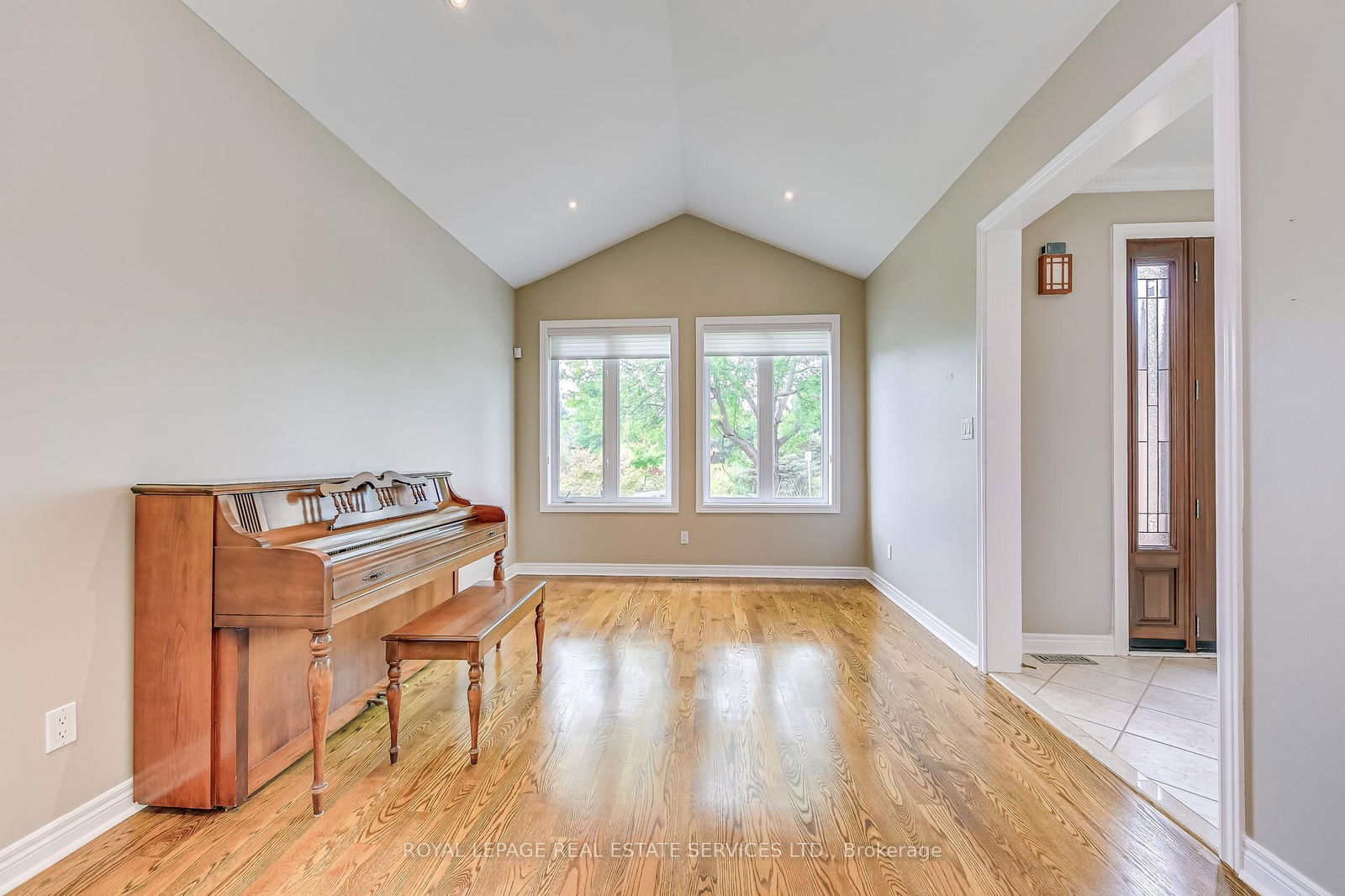 Detached House leased at Upper-1492 Pinery Crescent, Oakville, Joshua Creek, L6H 7J9 - MLS: W12091932