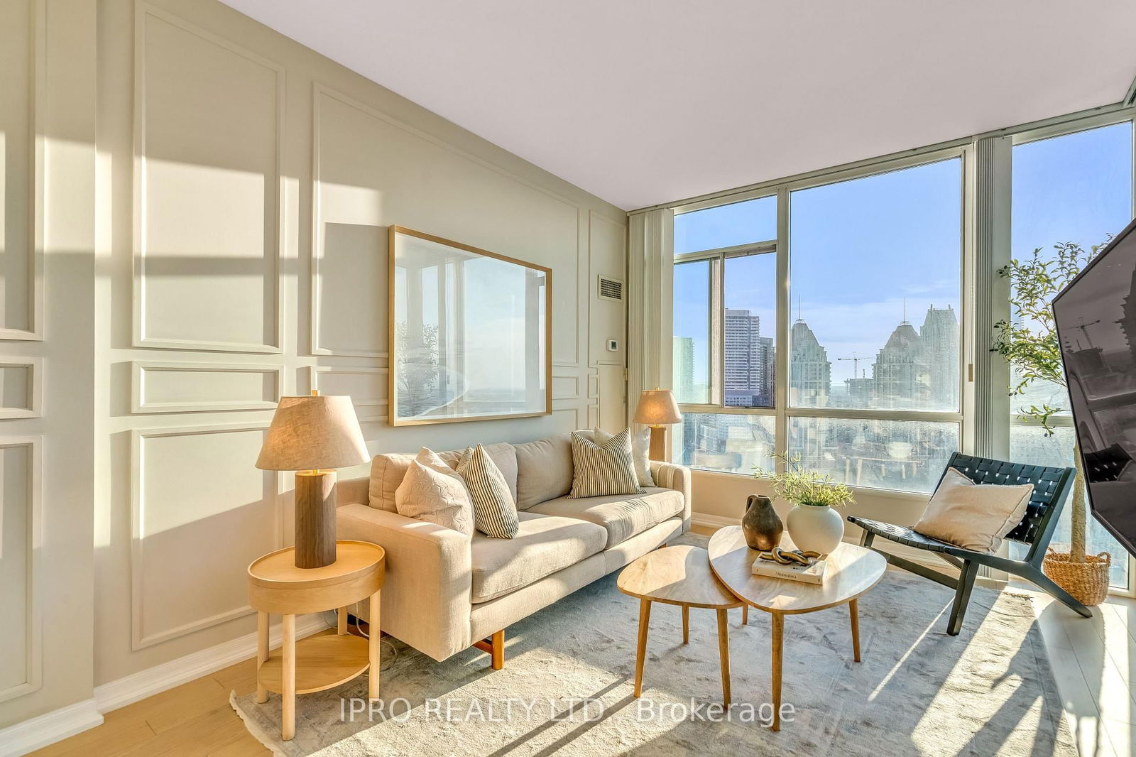 Condo sold at 2409-220 BURNHAMTHORPE Road, Mississauga, City Centre, L6H 7B6 - MLS: W12091979