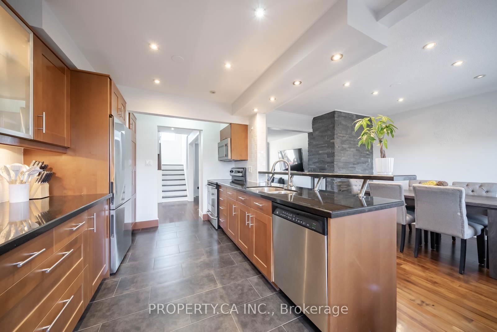Townhouse sold at 82-6780 Formentera Avenue, Mississauga, Meadowvale, L5N 2L1 - MLS: W12091984