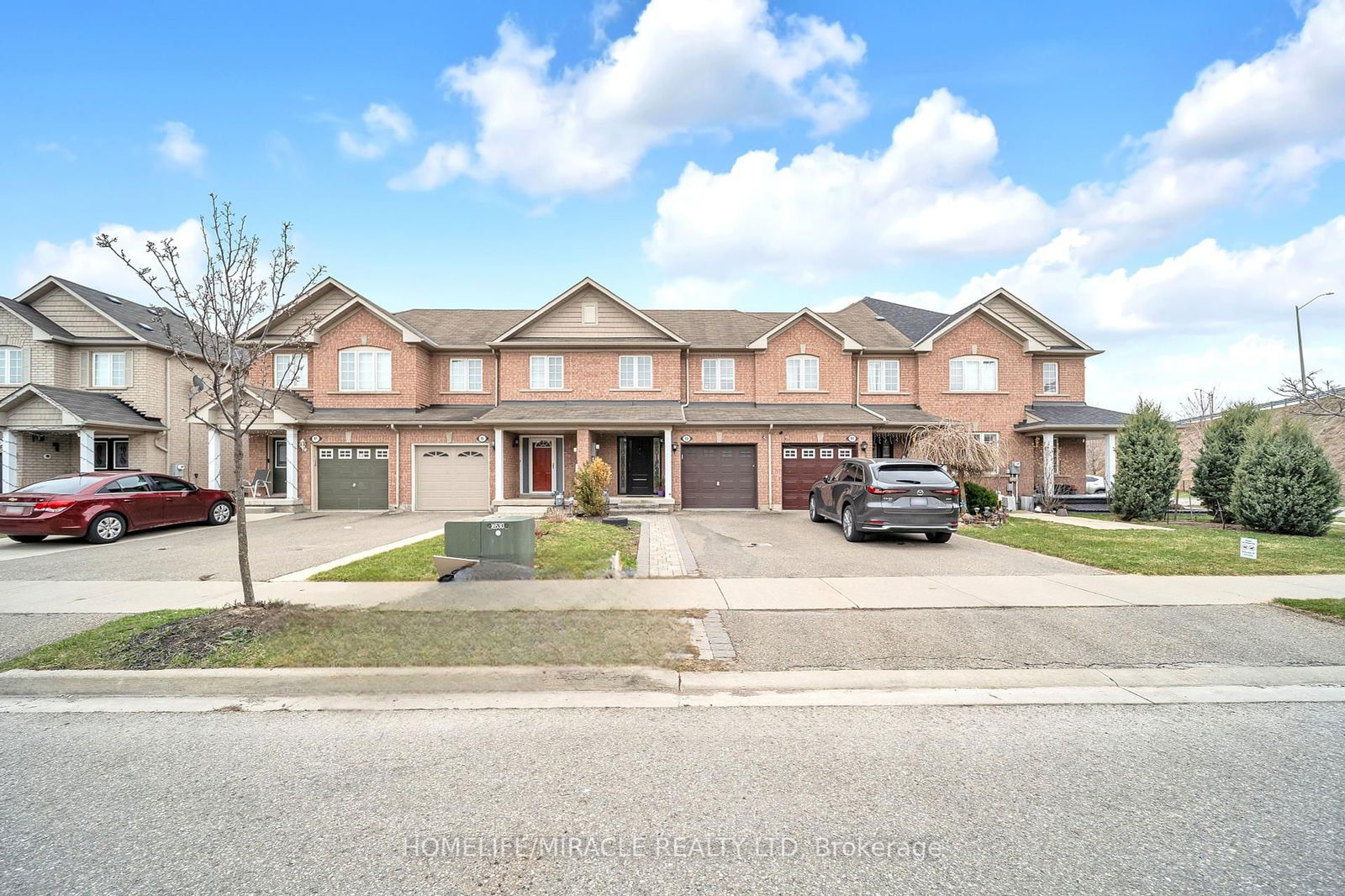Townhouse for sale at 93 Crystal Glen Crescent, Brampton, Credit Valley, L6X 0K7 - MLS: W12092052