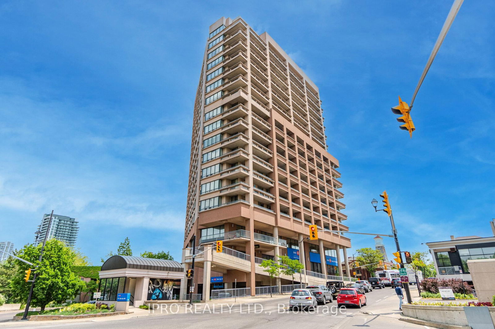 Condo sold at 1605-1 Belvedere Court, Brampton, Downtown Brampton, L6V 4M6 - MLS: W12092190