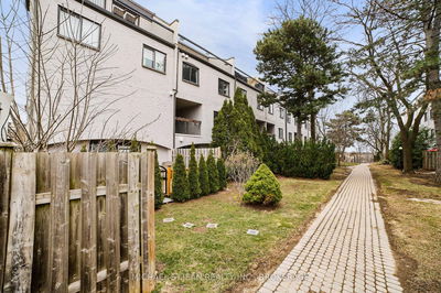 Unit 47 — 1016 Falgarwood Dr, Oakville - Falgarwood image-0-3