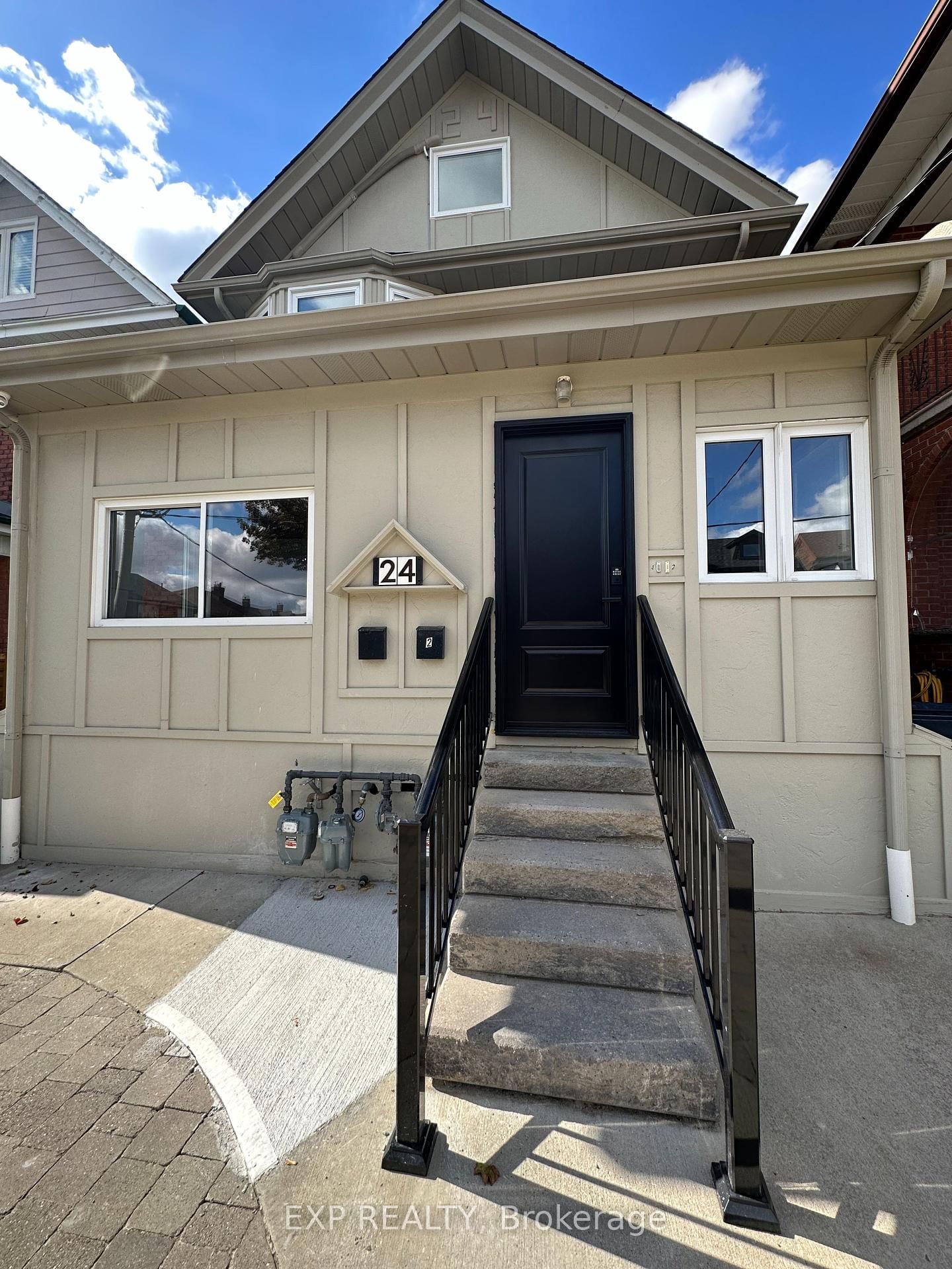 Detached House for lease at MAIN-24 St Clair Gdns, Toronto, Corso Italia-Davenport, M6E 3V4 - MLS: W12092270