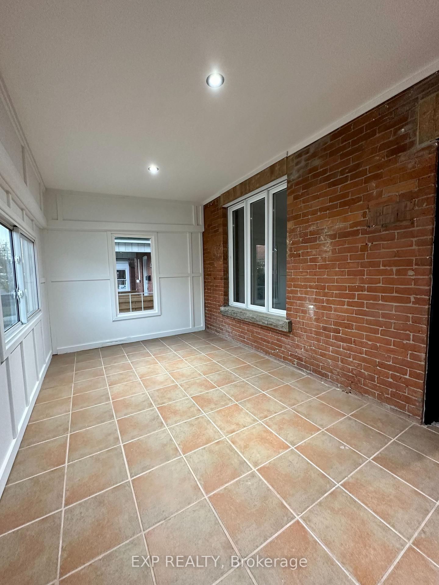 Detached House for lease at MAIN-24 St Clair Gdns, Toronto, Corso Italia-Davenport, M6E 3V4 - MLS: W12092270