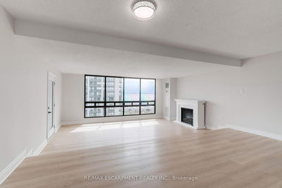 Unit 808 — 2175 Marine Dr, Oakville - Bronte image-0-4