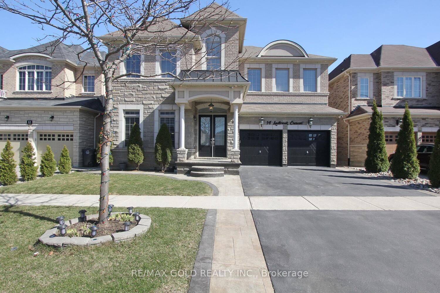 Detached House for sale at 14 Ladbrook Crescent, Brampton, Credit Valley, L6X 5H6 - MLS: W12092377