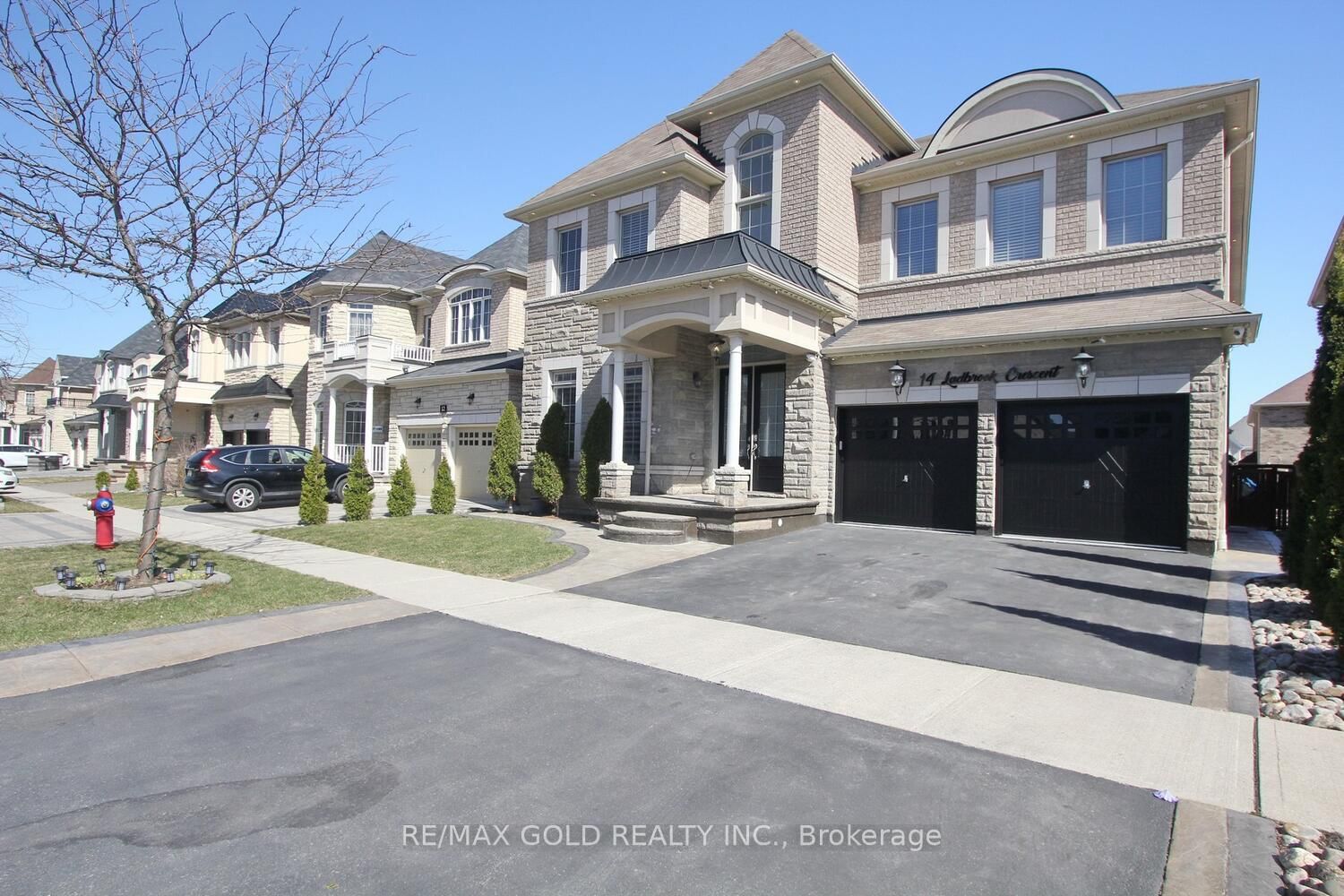 Detached House for sale at 14 Ladbrook Crescent, Brampton, Credit Valley, L6X 5H6 - MLS: W12092377