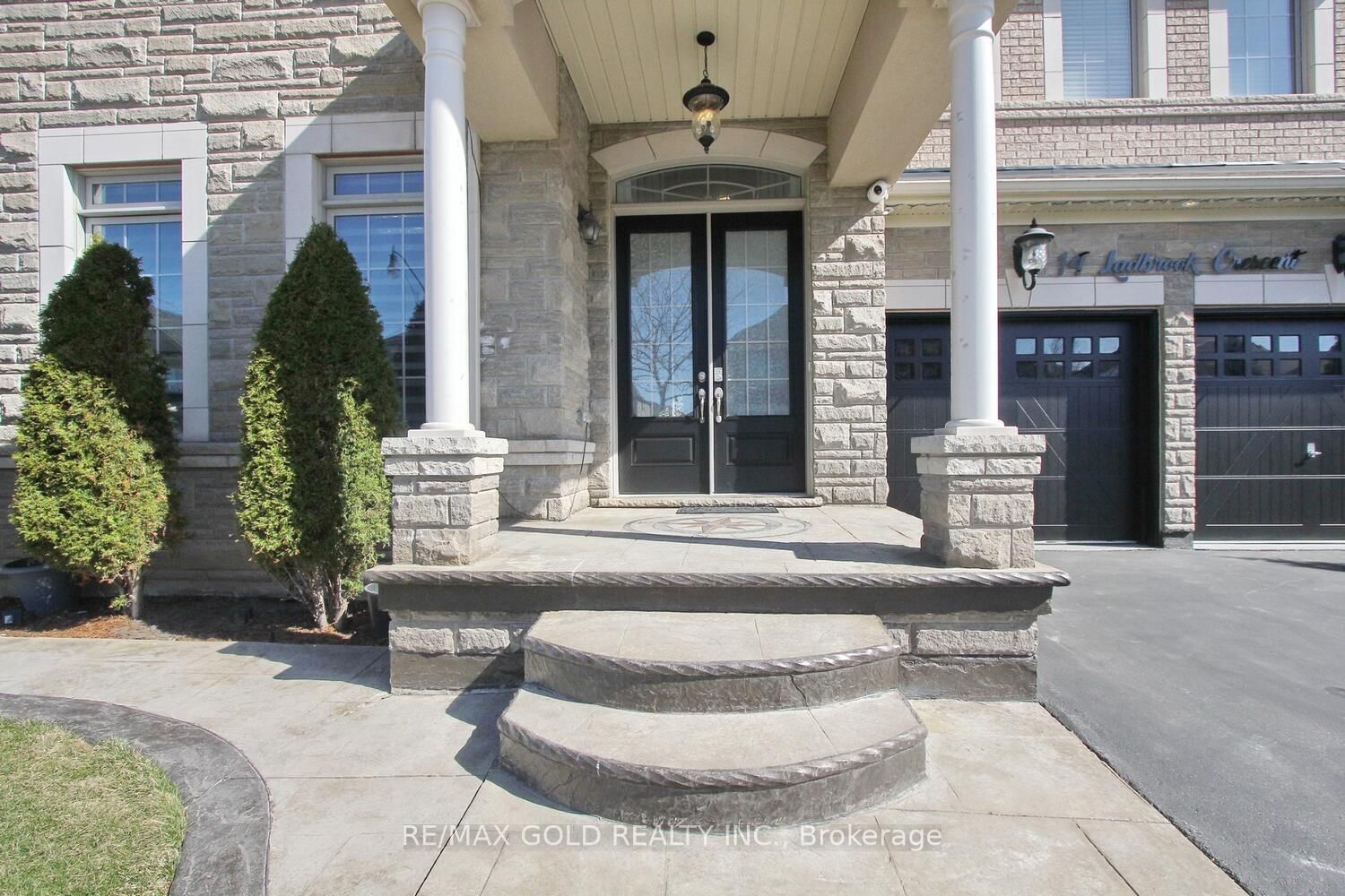 Detached House for sale at 14 Ladbrook Crescent, Brampton, Credit Valley, L6X 5H6 - MLS: W12092377