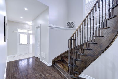 9 Borrelli Dr, Brampton - Credit Valley image-0-3