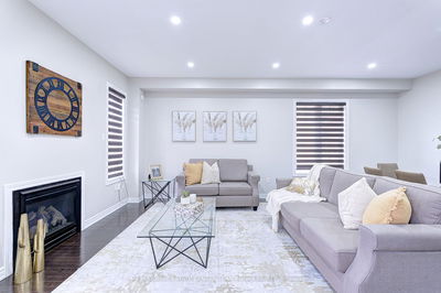 9 Borrelli Dr, Brampton - Credit Valley image-0-4