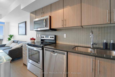 Unit 1510 — 55 Speers Rd, Oakville - Queen Elizabeth image-0-4