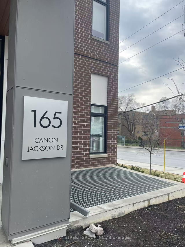 203 - 165 Canon Jackson Drive