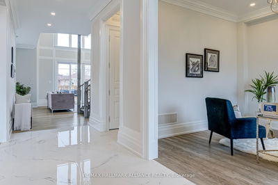 350 Weighton Dr, Oakville - West image-0-4