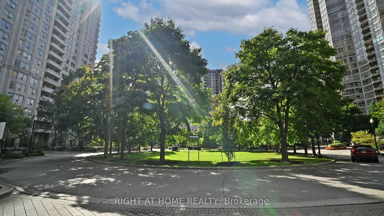 Condo for sale at 2108-35 Kingsbridge Garden Circle, Mississauga, Hurontario, L5R 3Z5 - MLS: W12092870
