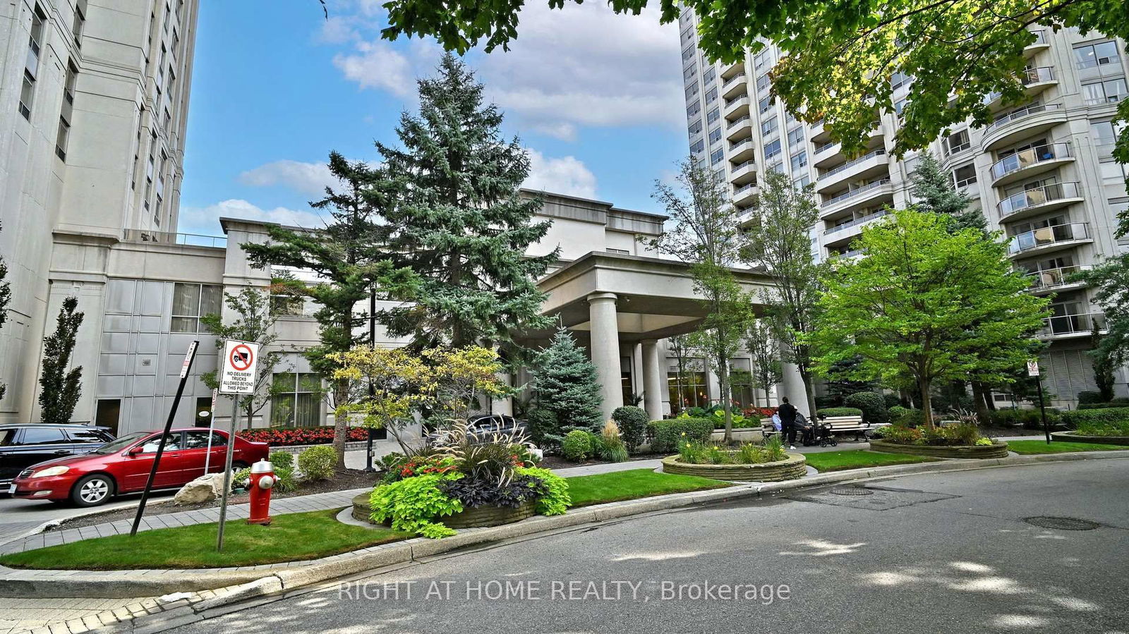 Condo for sale at 2108-35 Kingsbridge Garden Circle, Mississauga, Hurontario, L5R 3Z5 - MLS: W12092870