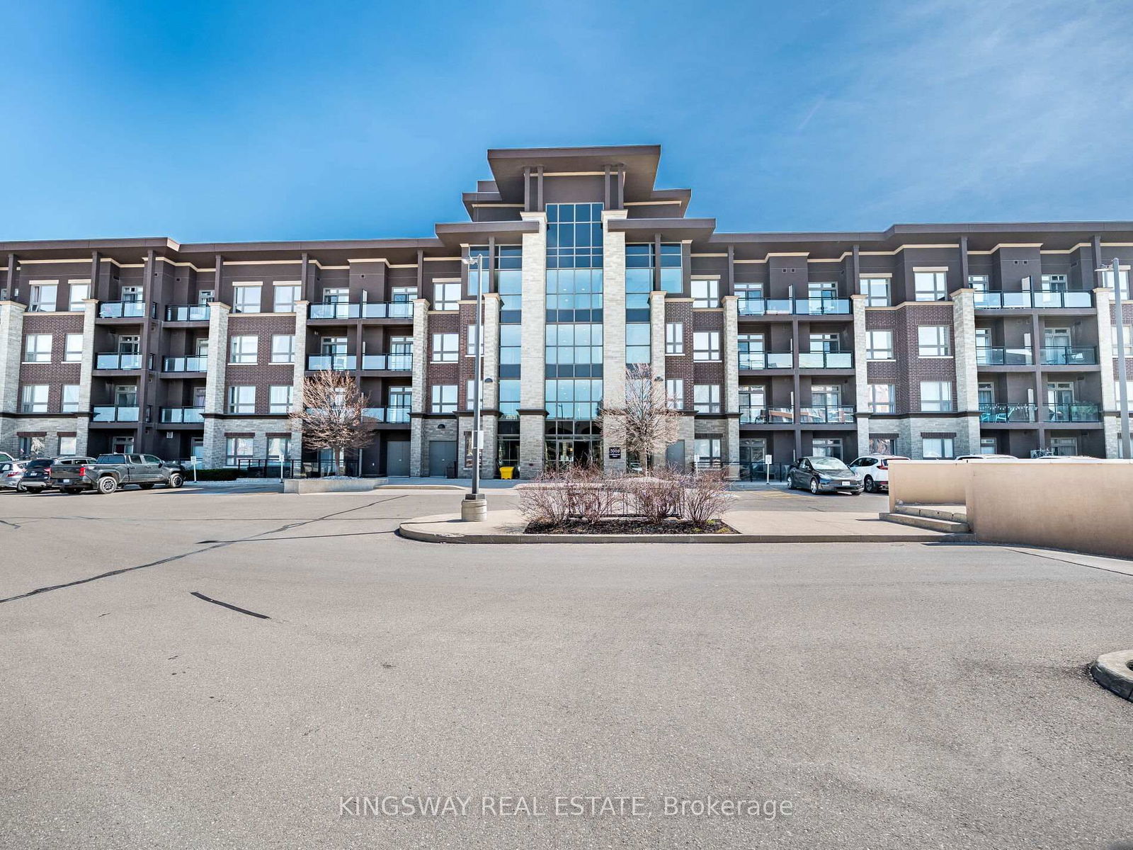 Condo for sale at 210-5010 Corporate Drive, Burlington, Uptown, L7L 0H6 - MLS: W12092940