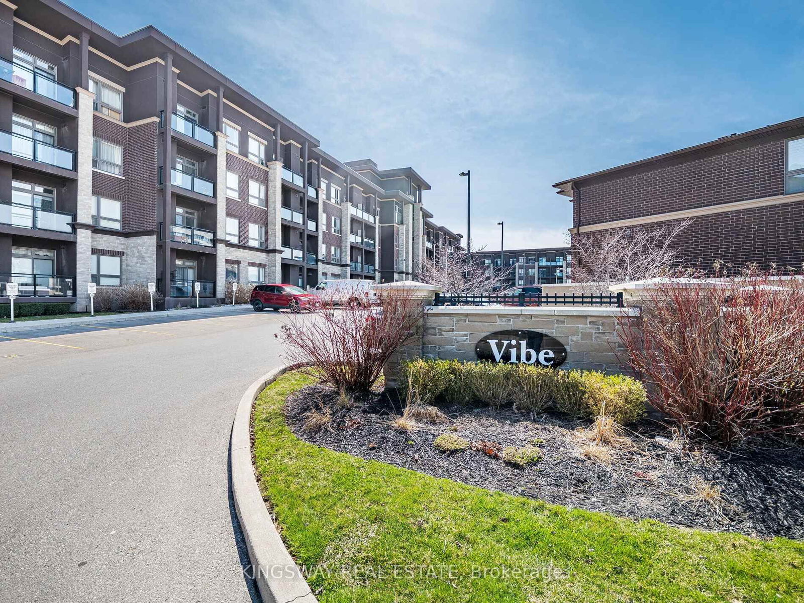 Condo for sale at 210-5010 Corporate Drive, Burlington, Uptown, L7L 0H6 - MLS: W12092940