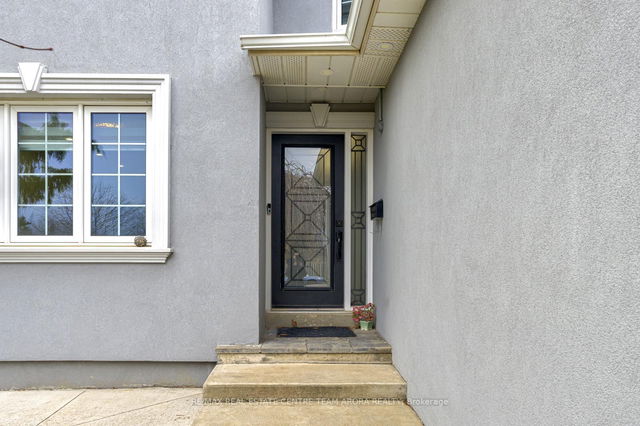 387 GLENASHTON Drive