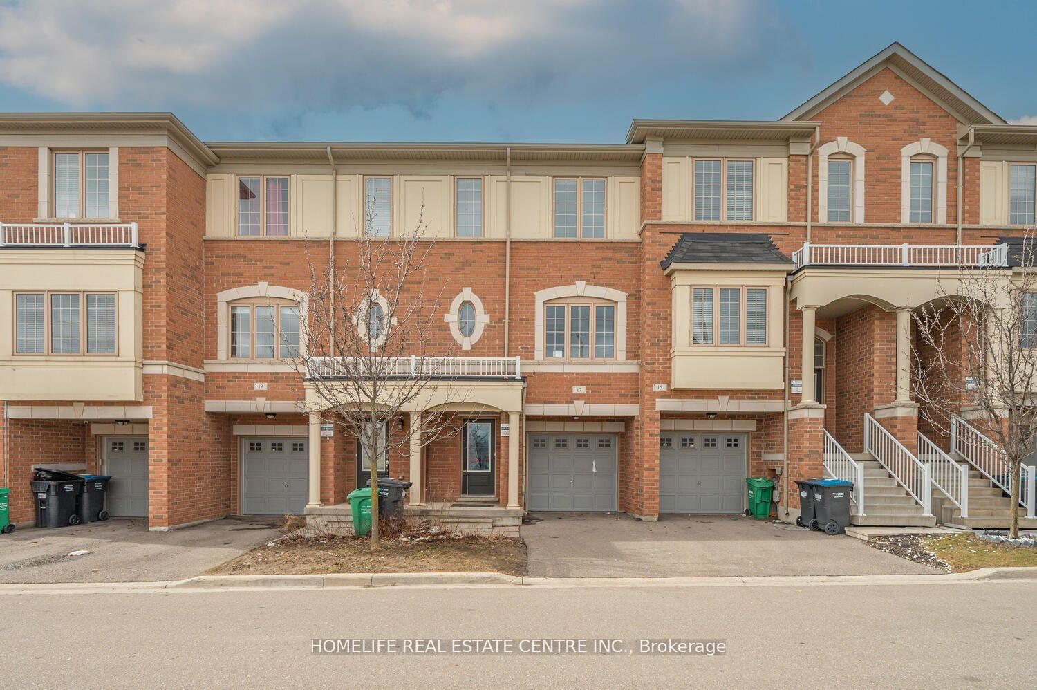 Townhouse for sale at 17 Cedarland Road, Brampton, Credit Valley, L6Y 6E6 - MLS: W12093218
