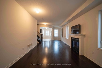 5570 Meadowcrest Avenue — photo 4