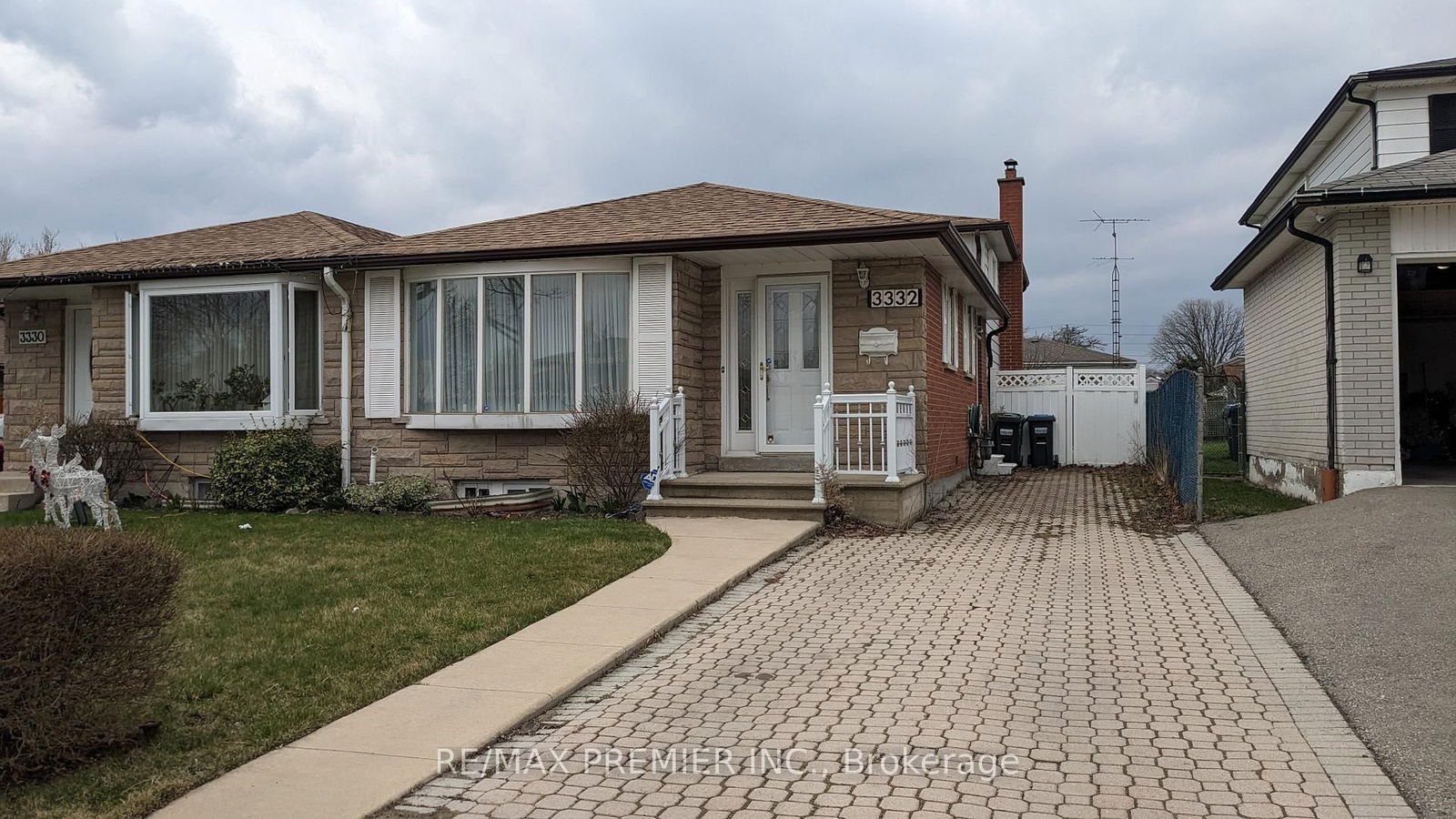 Semi-Detached House for sale at 3332 Grechen Road, Mississauga, Erindale, L5C 1X9 - MLS: W12093809