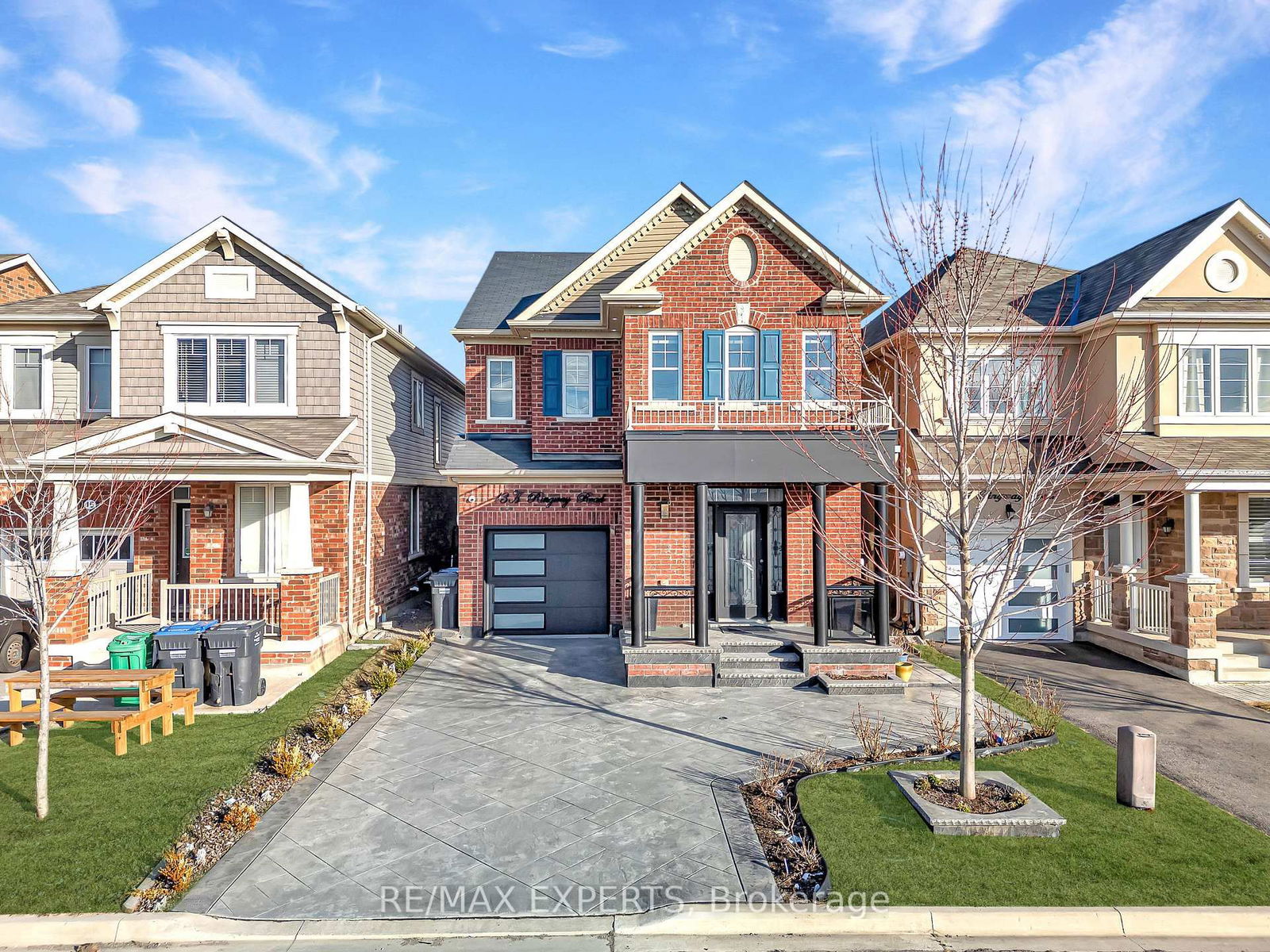 Detached House for sale at 13 Ringway Road, Brampton, Northwest Brampton, L7A 4T4 - MLS: W12093860