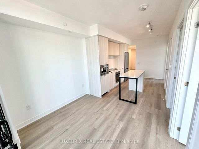904 - 86 Dundas Street
