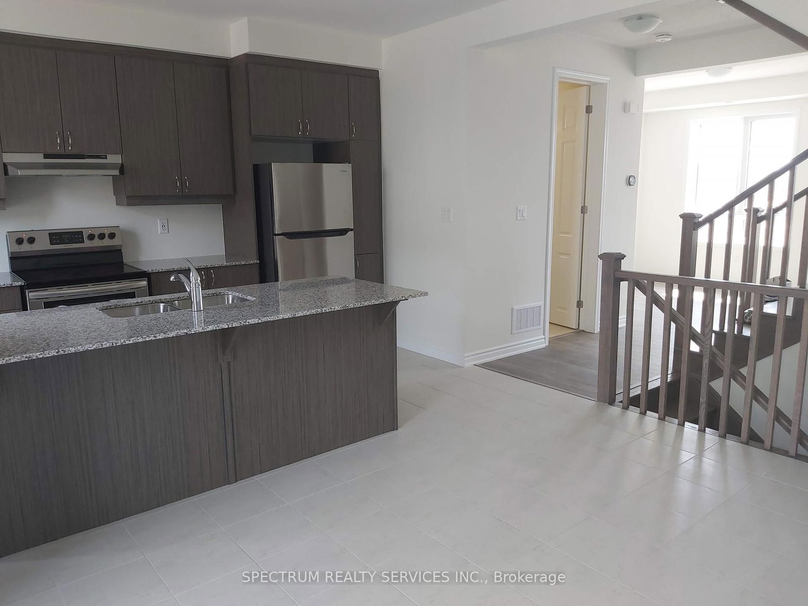 Townhouse for lease at 22 Summer Wind Lane, Brampton, Brampton North, L7A 5J2 - MLS: W12094086