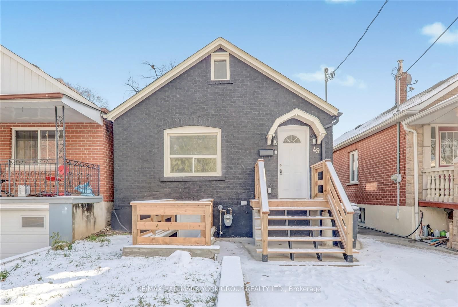 Detached House for lease at Lower-49 Cordella Avenue, Toronto, Rockcliffe-Smythe, M6N 2J7 - MLS: W12094308