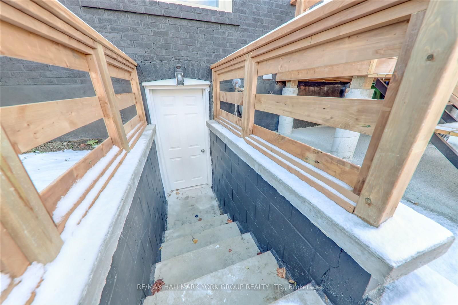 Detached House for lease at Lower-49 Cordella Avenue, Toronto, Rockcliffe-Smythe, M6N 2J7 - MLS: W12094308