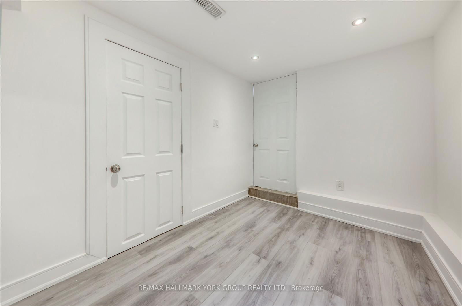 Detached House for lease at Lower-49 Cordella Avenue, Toronto, Rockcliffe-Smythe, M6N 2J7 - MLS: W12094308