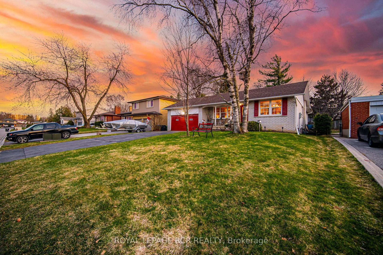 Detached House for sale at 227 Elizabeth Street, Brampton, Brampton South, L6Y 1S2 - MLS: W12094313