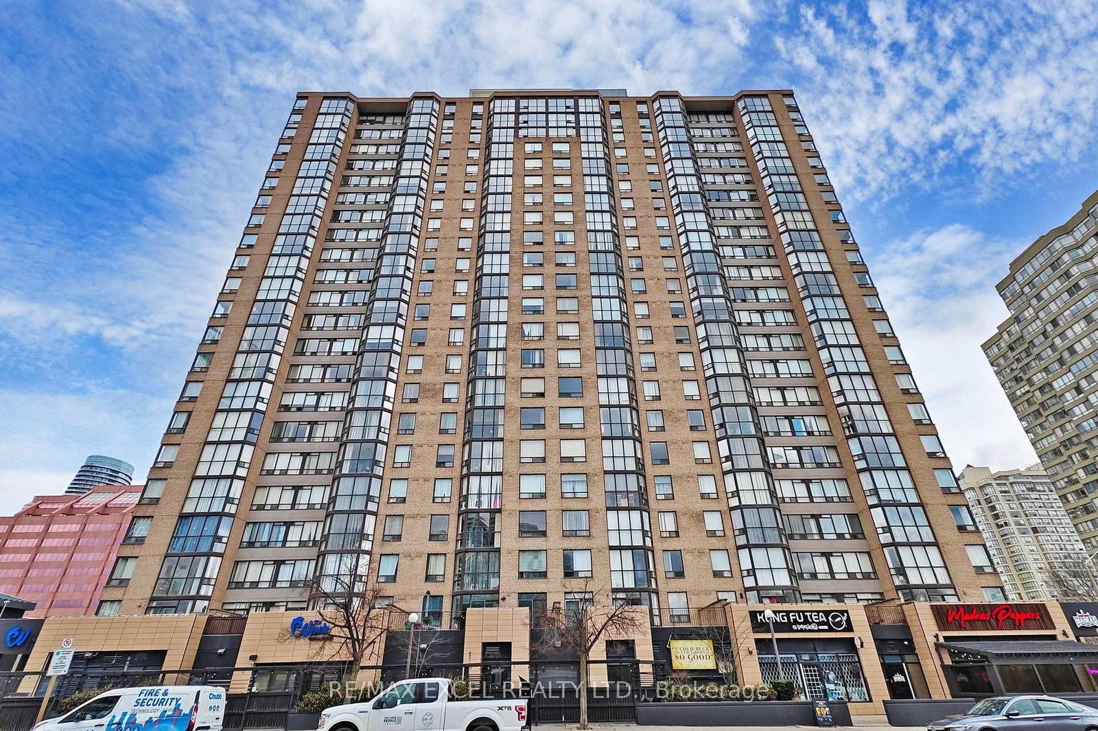 Condo sold at 1909-285 Enfield Place, Mississauga, City Centre, L5B 3Y6 - MLS: W12094387