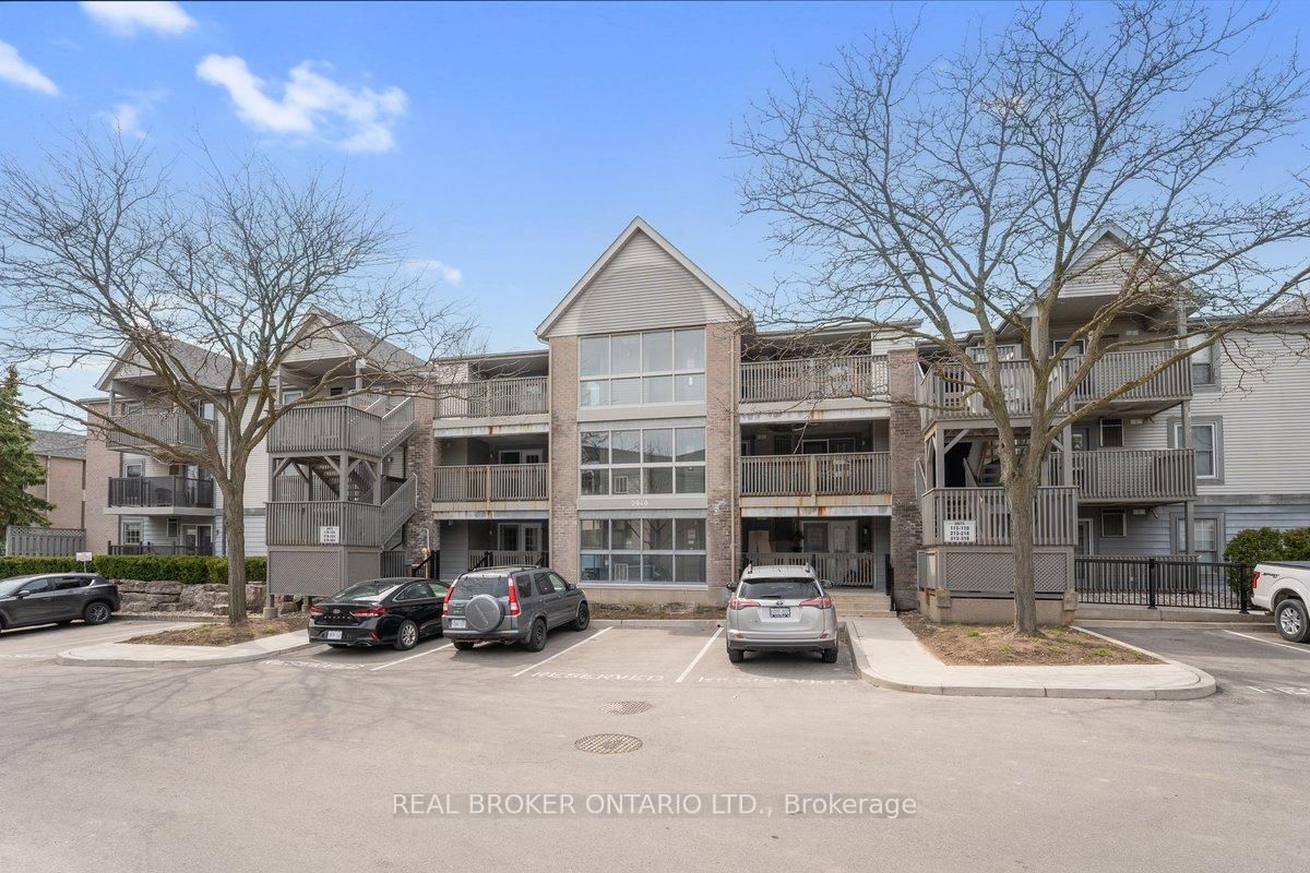 Condo for sale at 324-2040 Cleaver Avenue, Burlington, Headon, L7M 4C4 - MLS: W12094637