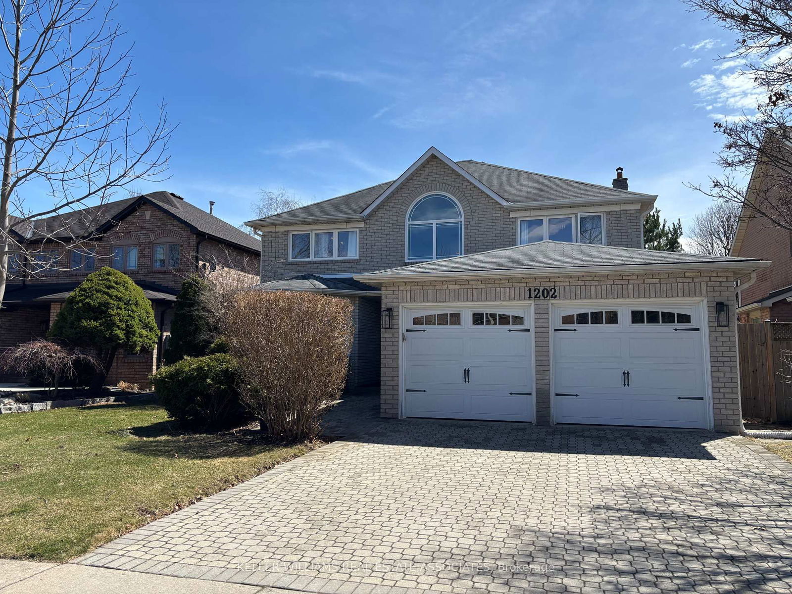 Detached House for sale at 1202 Ballantry Road, Oakville, WC Wedgewood Creek, L6H 5M7 - MLS: W12094849