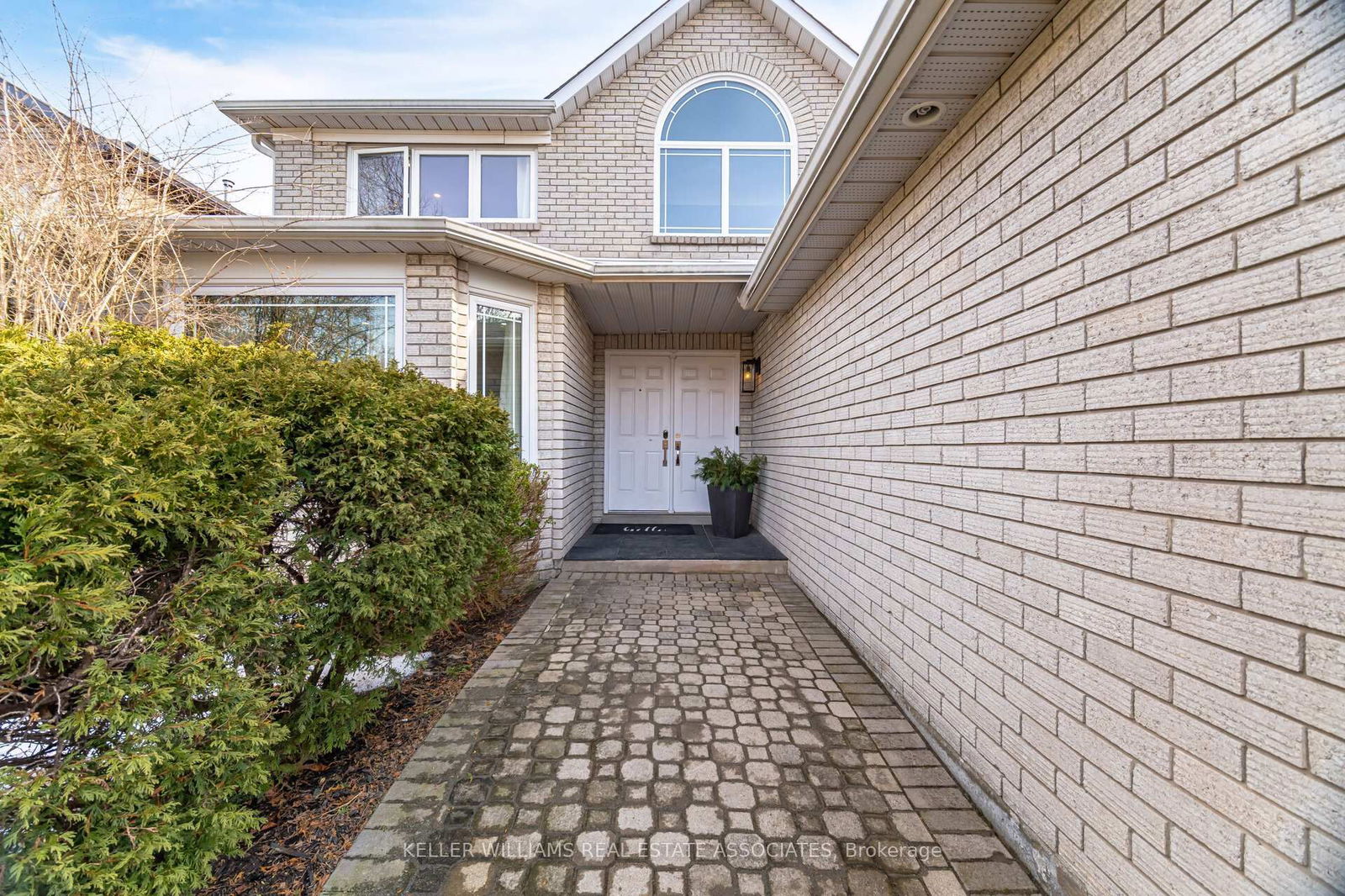 Detached House for sale at 1202 Ballantry Road, Oakville, WC Wedgewood Creek, L6H 5M7 - MLS: W12094849