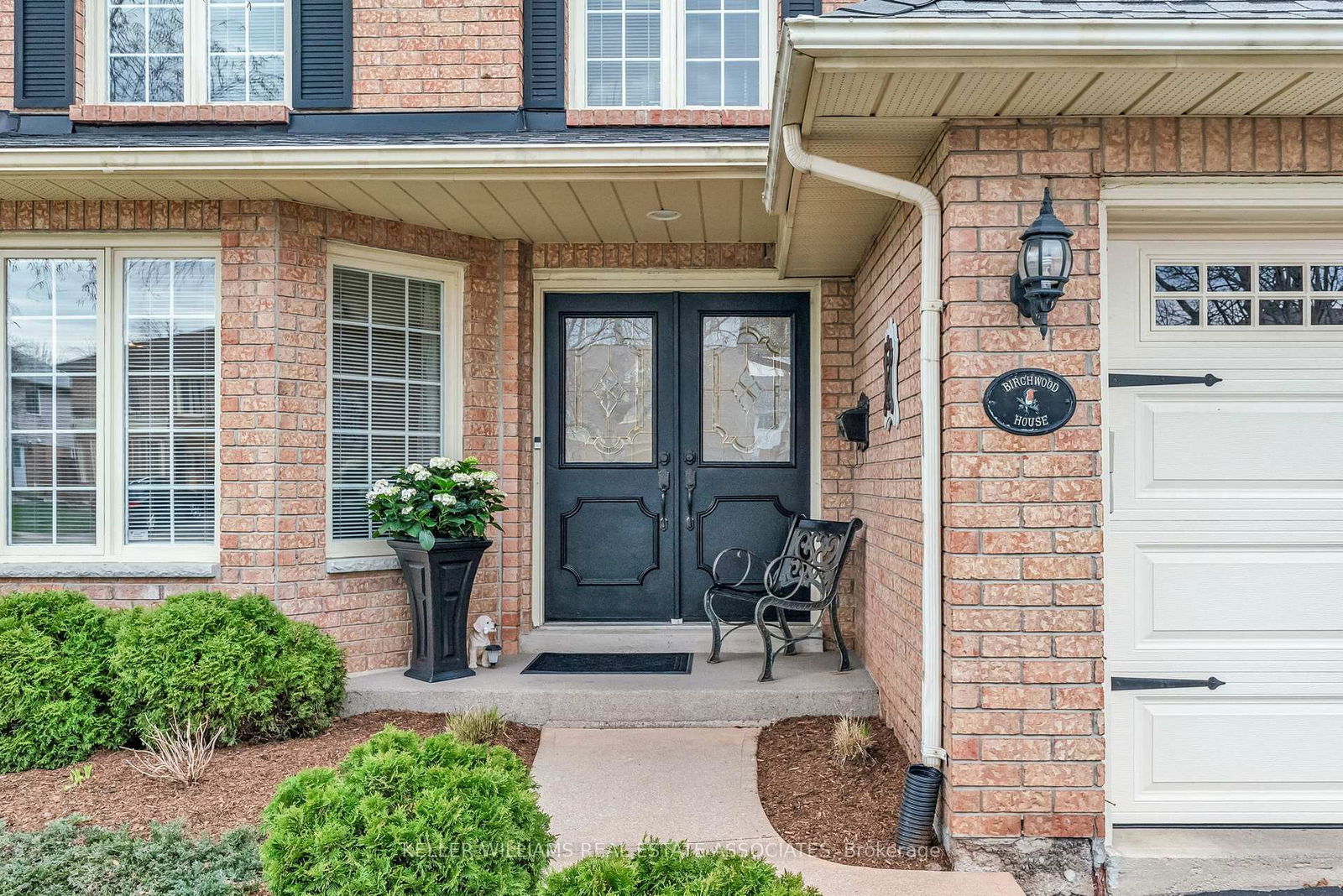 Detached House for sale at 2224 Vista Drive, Burlington, Headon, L7M 3N5 - MLS: W12094864