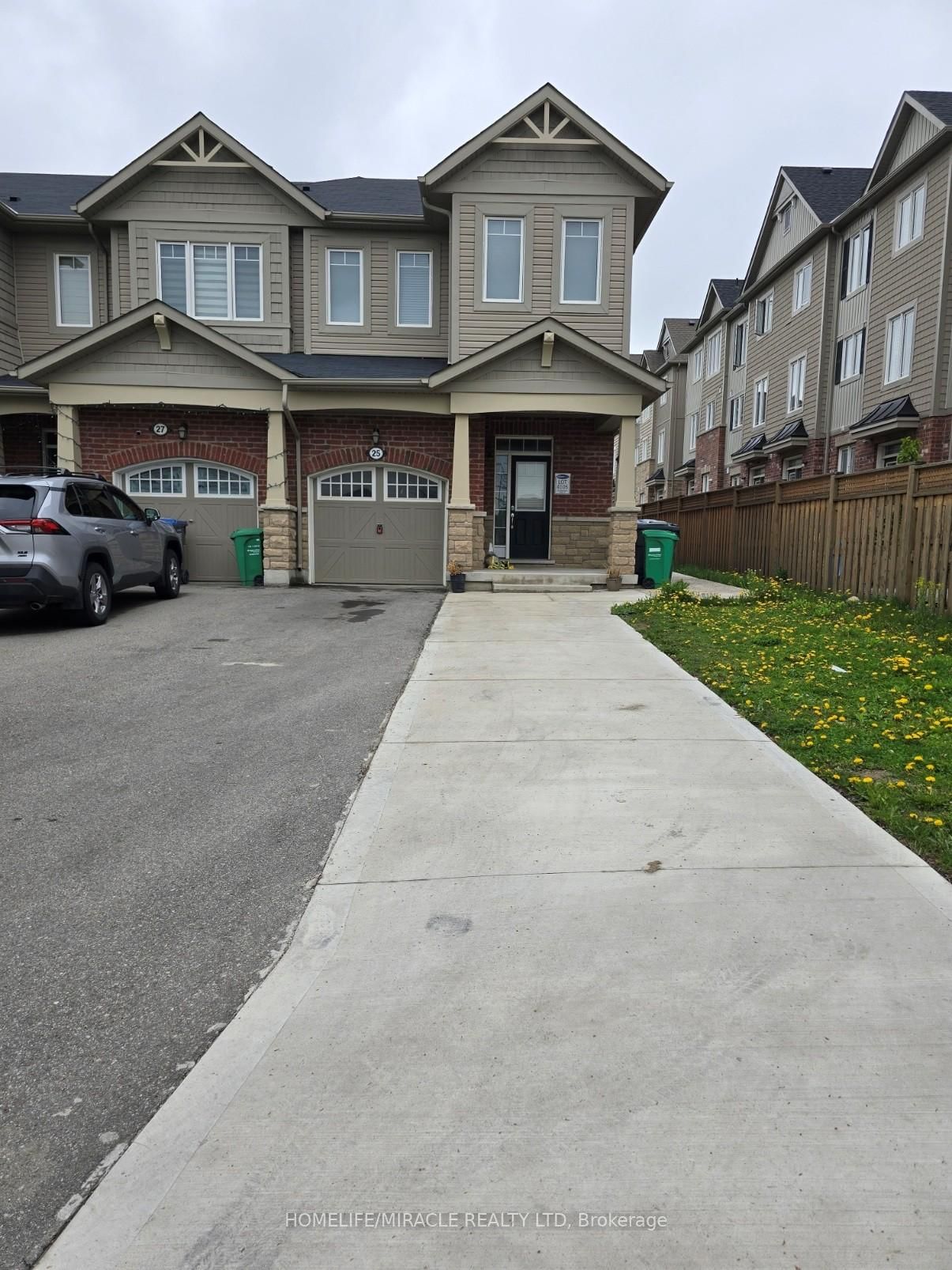 Townhouse for lease at 25 Phyllis Drive, Caledon, Rural Caledon, L7C 4E3 - MLS: W12094970