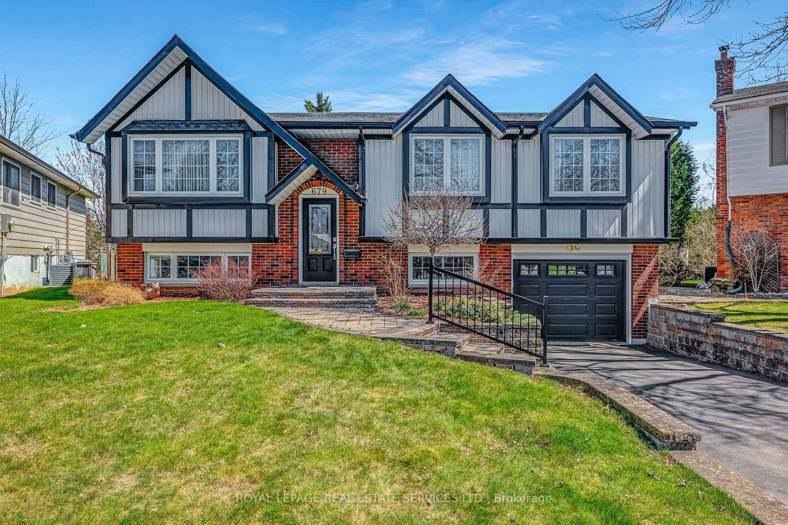 Detached House sold at 679 Demaris Court, Burlington, Shoreacres, L7L 5C9 - MLS: W12095007