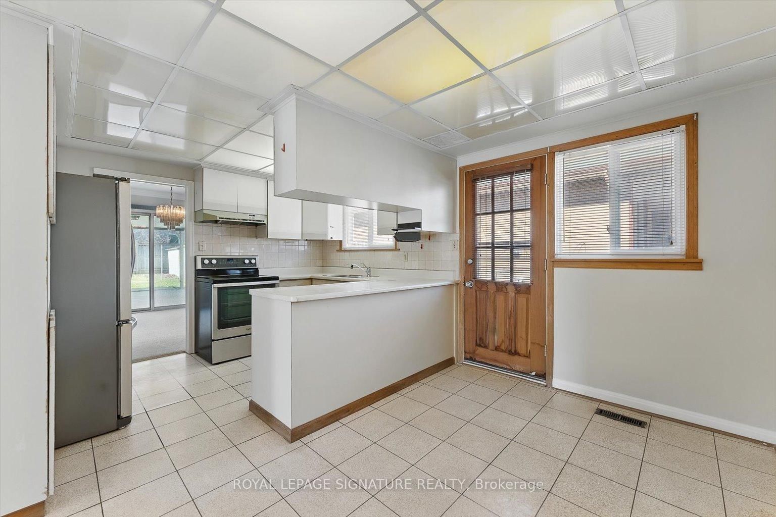 Listing Image 16
