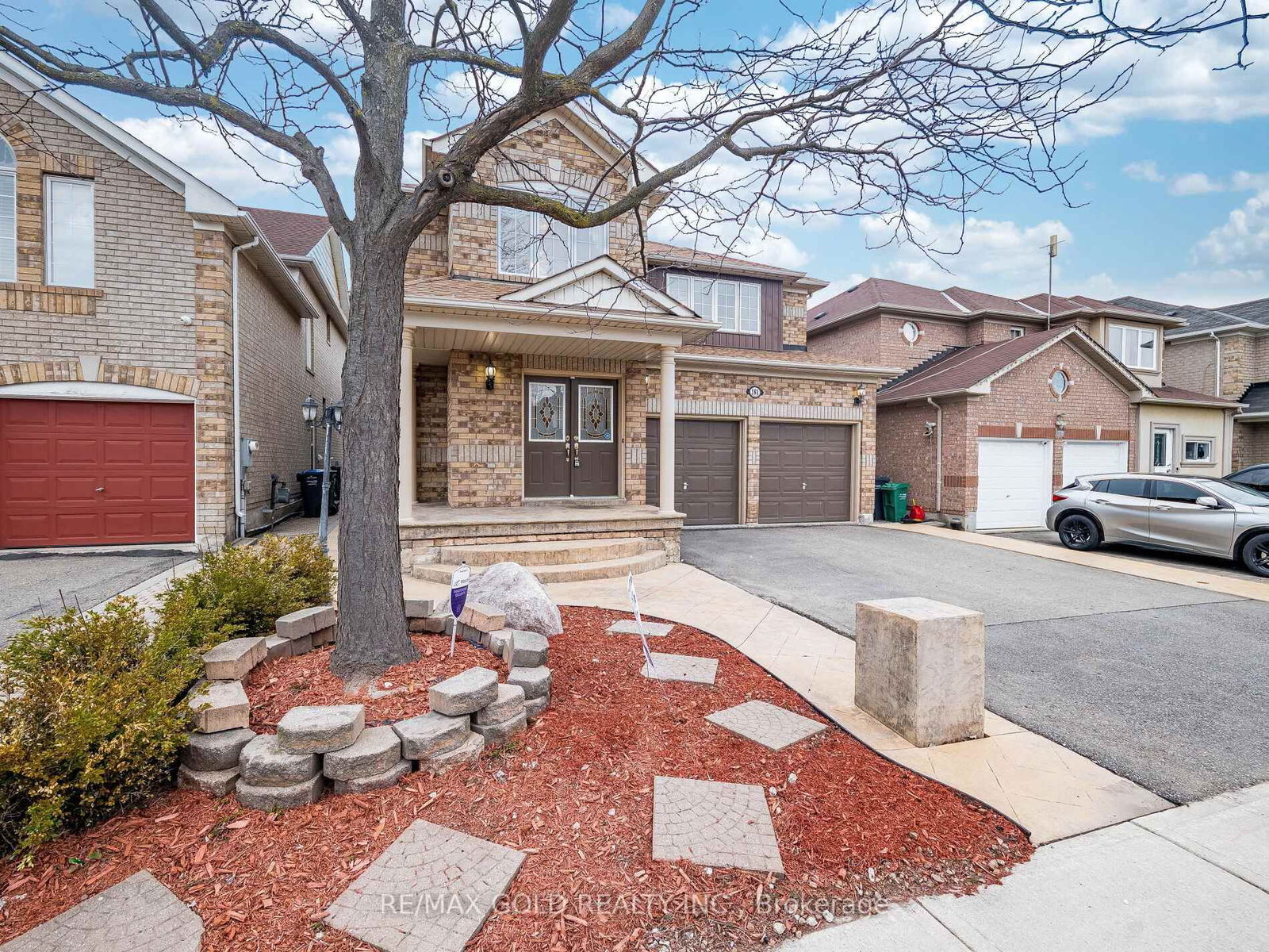 Detached House for sale at 181 Brisdale Drive, Brampton, Fletcher's Meadow, L7A 2Y8 - MLS: W12095271