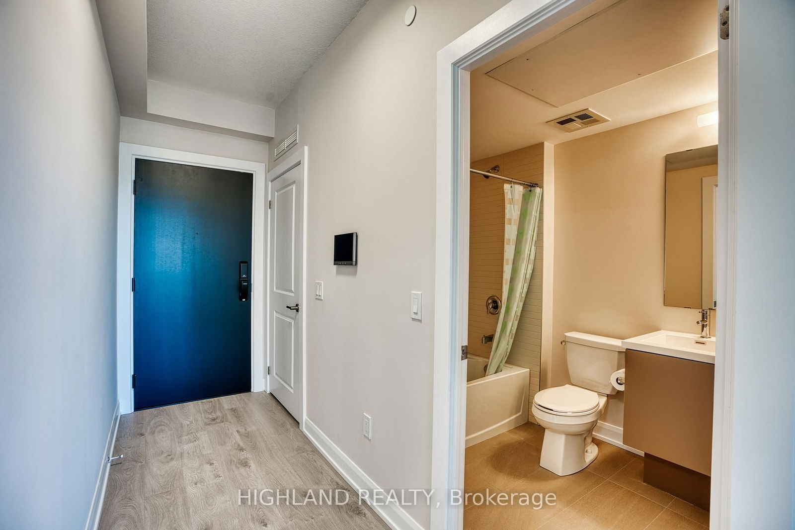 Condo for lease at 209-3220 William Coltson Avenue, Oakville, Joshua Meadows, L6H 7X9 - MLS: W12095272