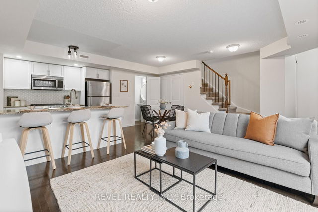 157 - 8 Foundry Avenue