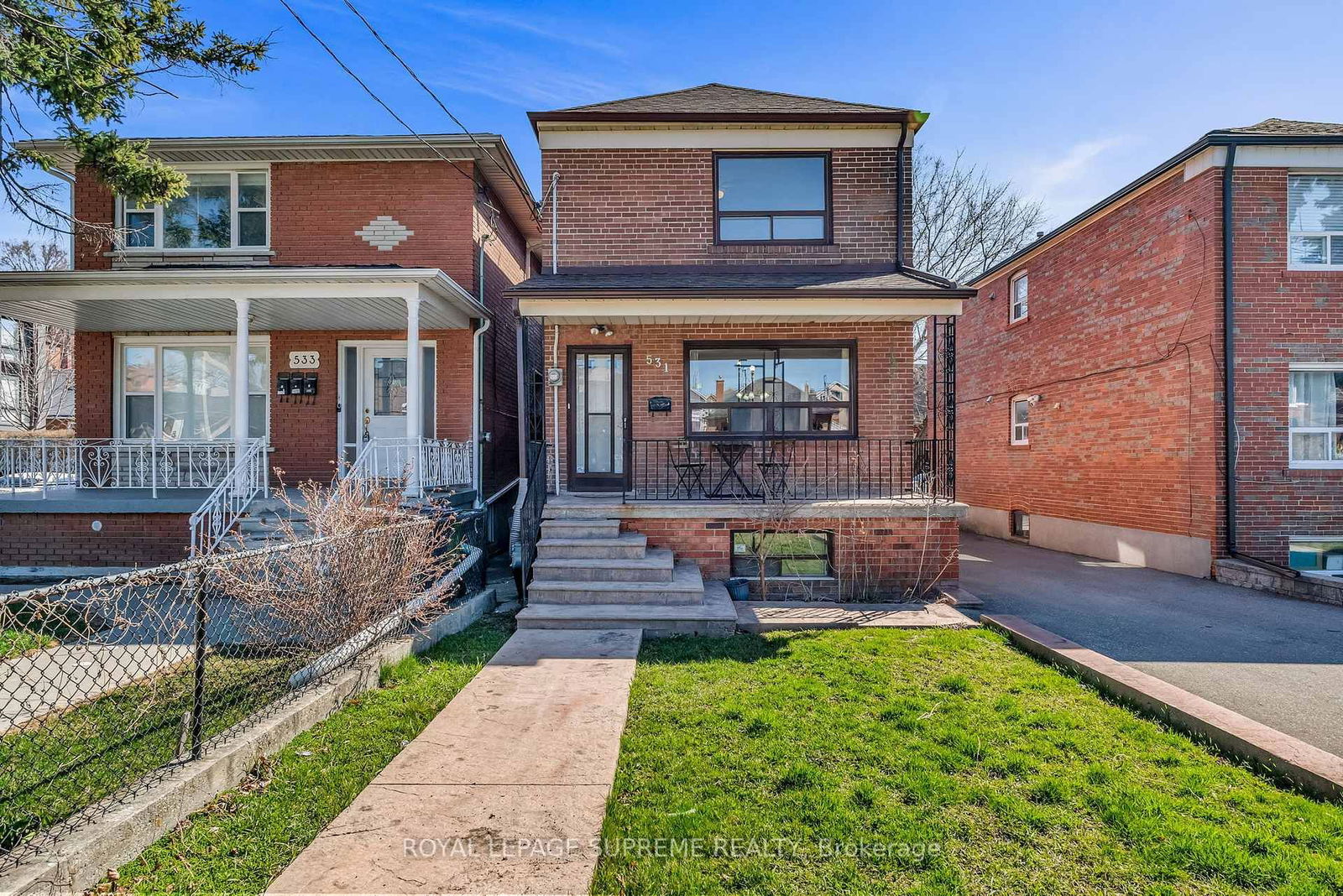 Detached House sold at 531 Silverthorn Avenue, Toronto, Keelesdale-Eglinton West, M6M 3H8 - MLS: W12095556