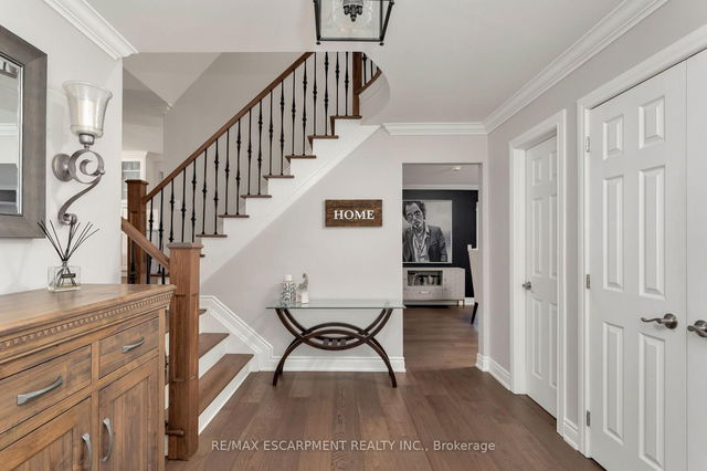 2119 Agincourt Crescent