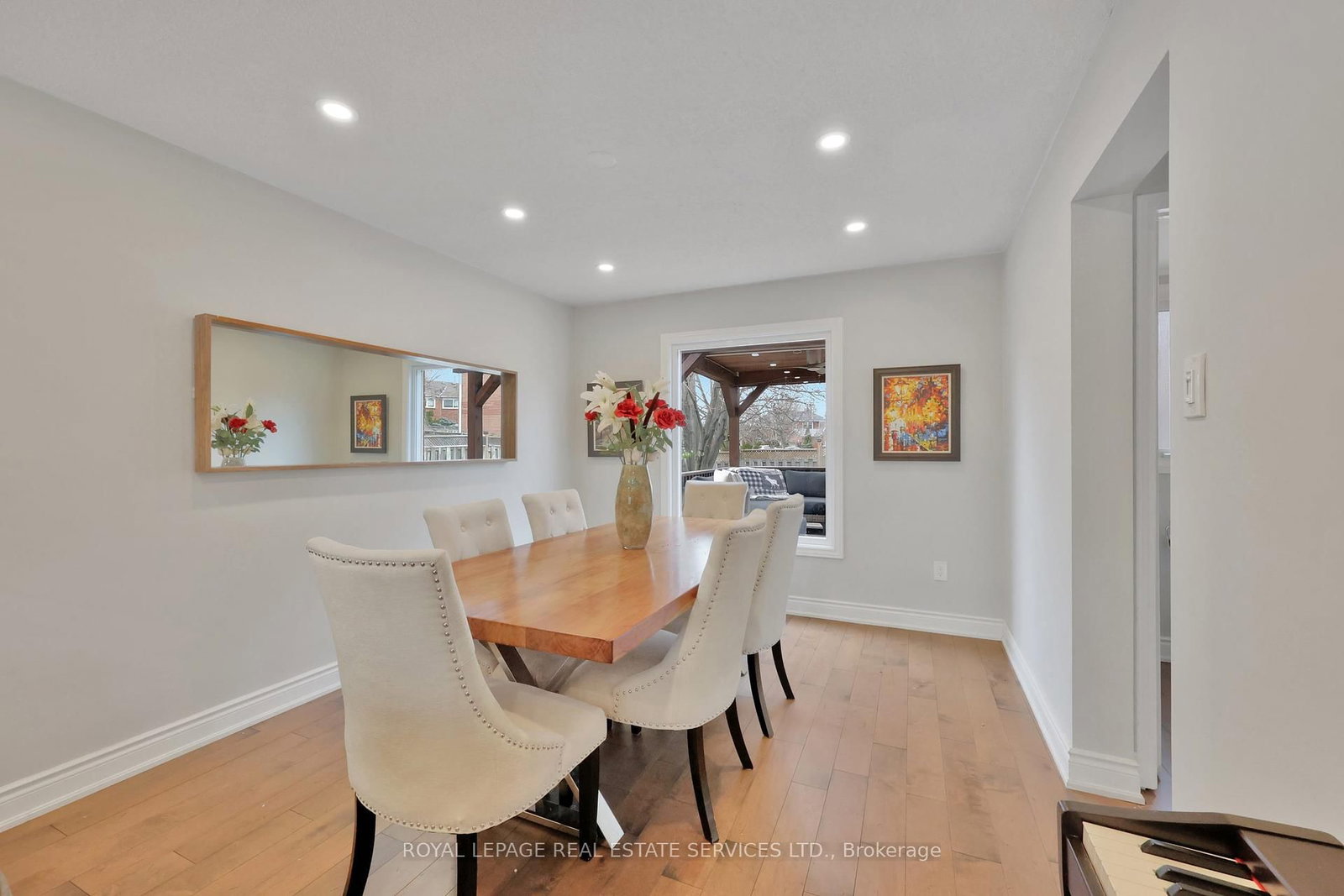 Listing Image 9